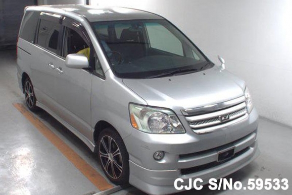 Toyota noah 2007