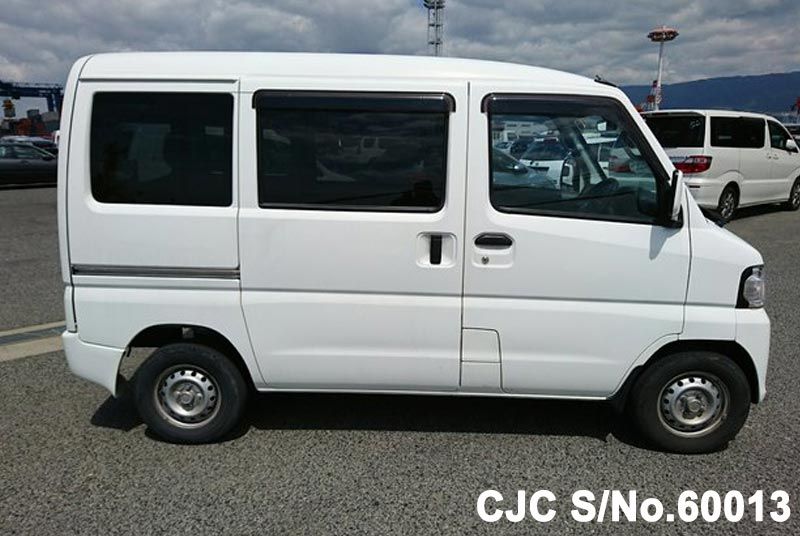 Nissan clipper van