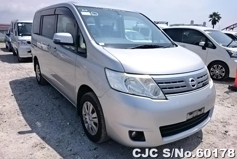 Nissan serena 2008