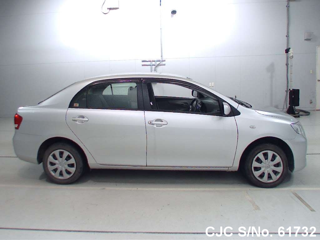 Toyota corolla axio 2010