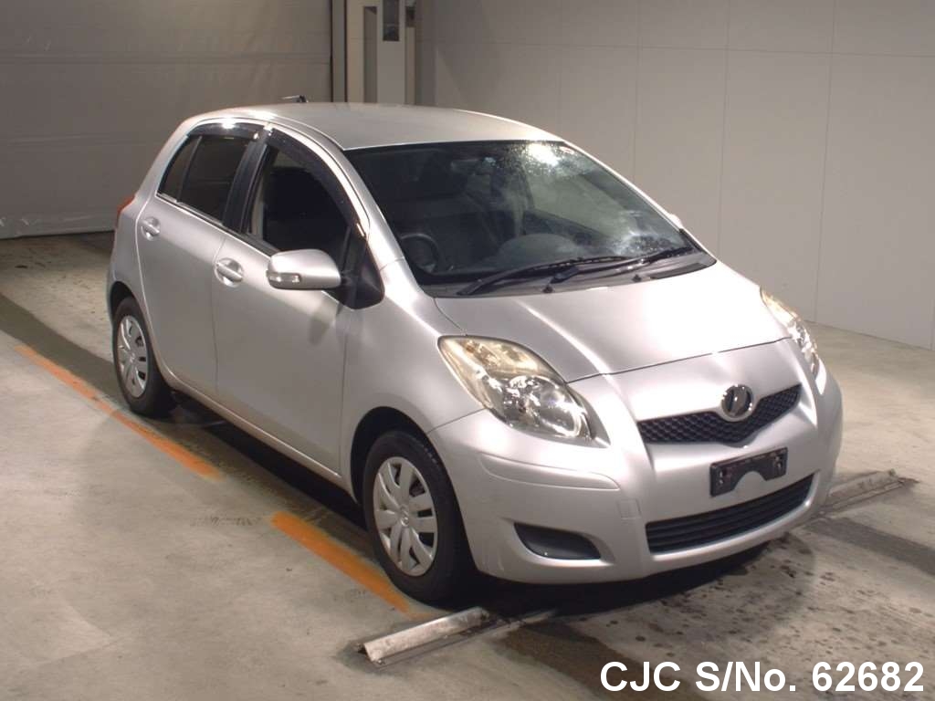 Toyota vitz 2008 год