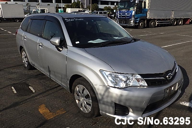 Toyota corolla fielder 2012