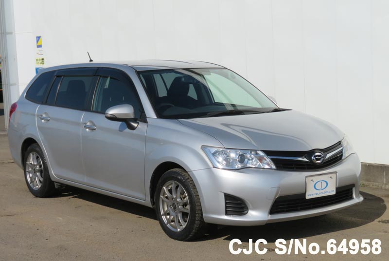 Toyota corolla fielder 2013