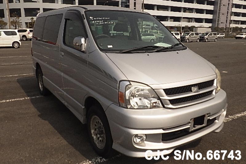 Toyota hiace regius 2001