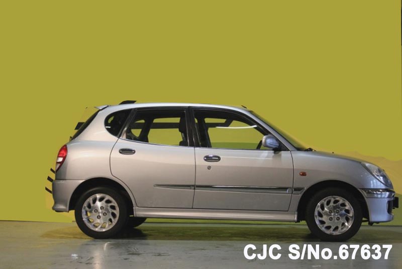 Daihatsu sirion 2003