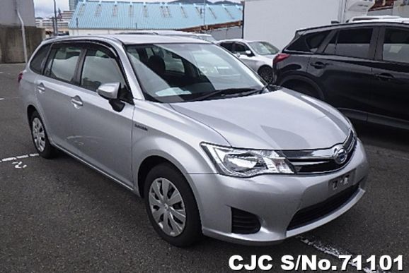 Toyota fielder 2015