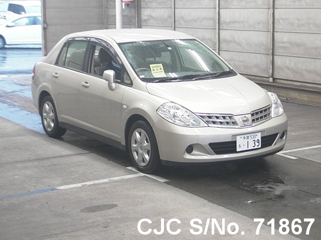 Nissan tiida latio 2010