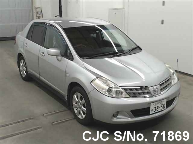 Nissan tiida latio 2010