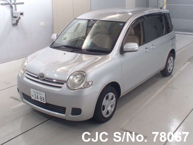 Toyota sienta 2011