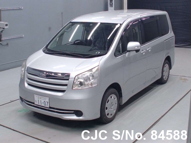 Toyota noah 2007