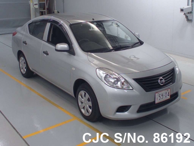 Nissan latio 2015