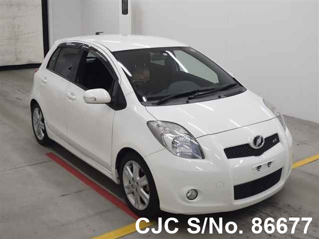 Toyota vitz 2008 год