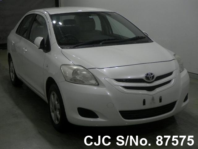 Toyota belta 2005