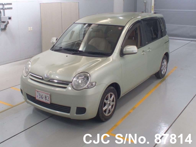 Toyota sienta 2011