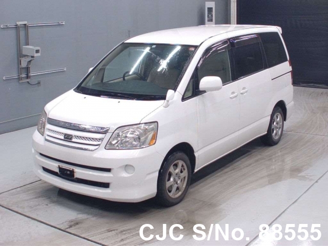 Toyota noah 2006