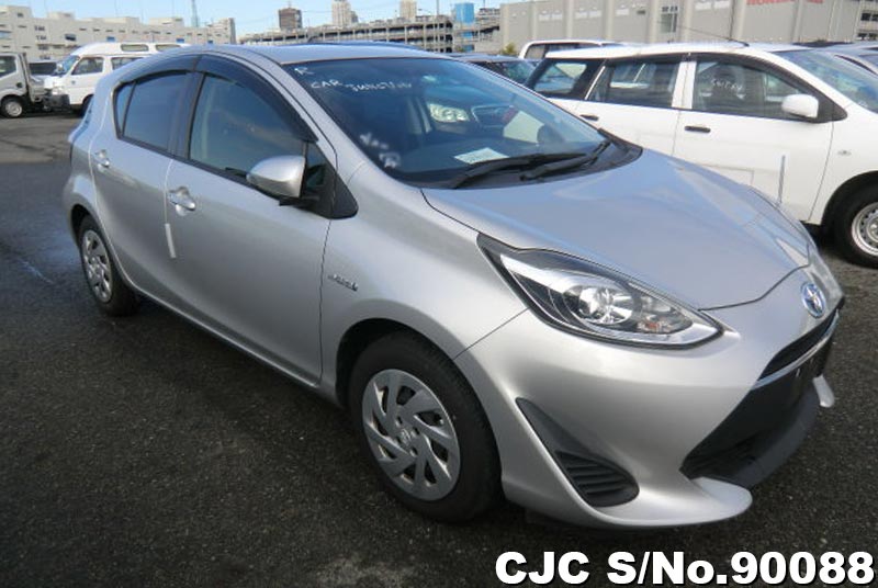 17 Toyota Aqua Silver For Sale Stock No 900 Japanese Used Cars Exporter