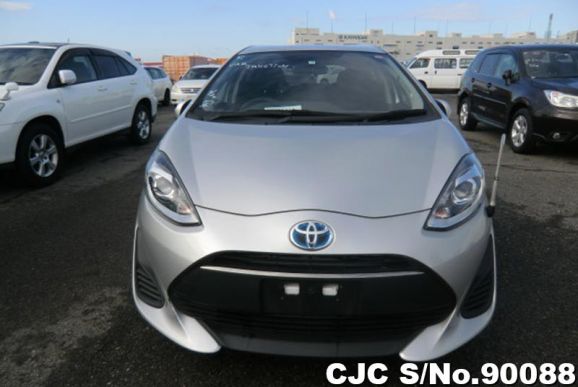 17 Toyota Aqua Silver For Sale Stock No 900 Japanese Used Cars Exporter