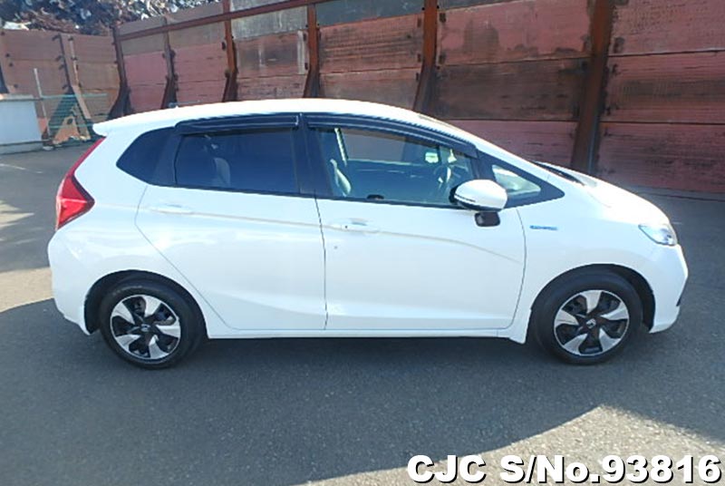 2017 Honda Fit Hybrid White for sale | Stock No. 93816 | Japanese Used ...