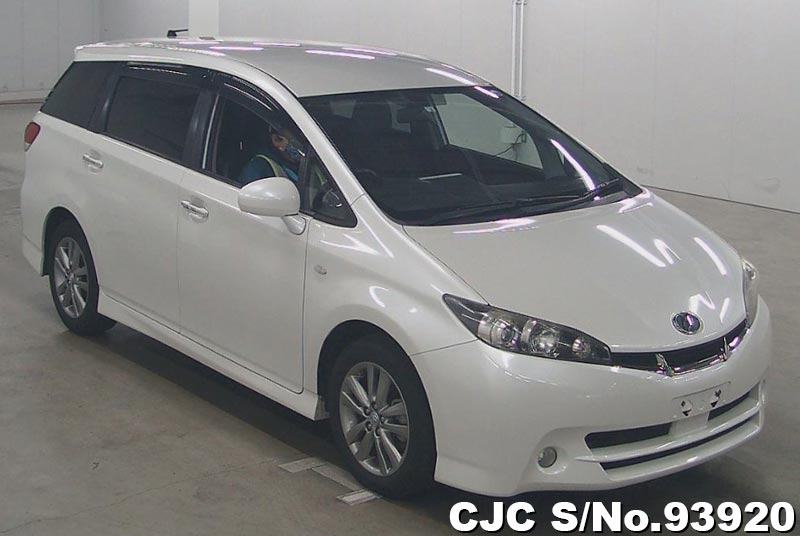 Toyota wish 2012 год