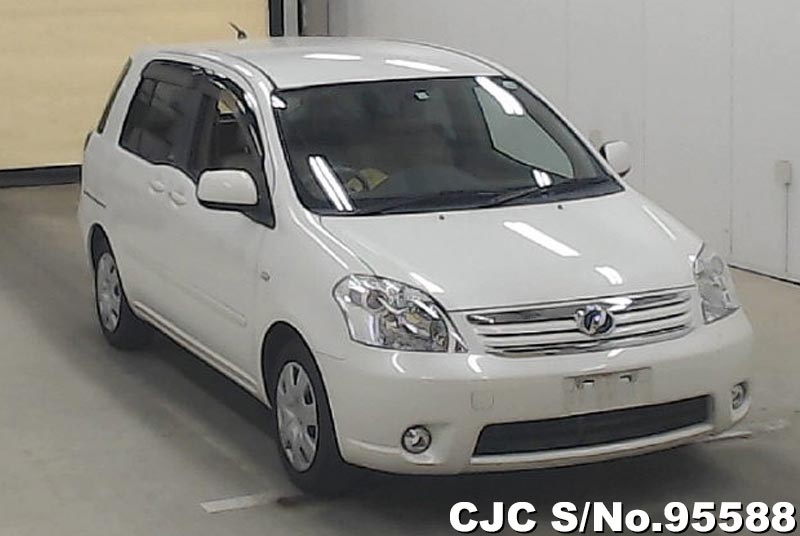 Toyota raum 2009