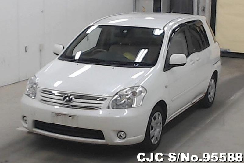 Toyota raum 2009