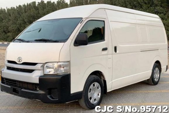 Toyota hiace best sale 2015 price