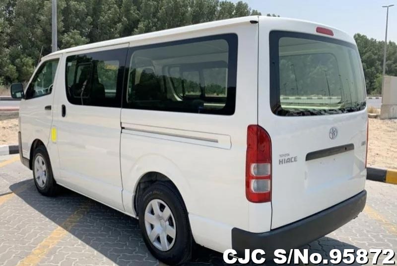 Тойота hiace 2015