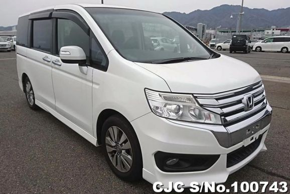 2013 Honda / Step Wagon Stock No. 100743