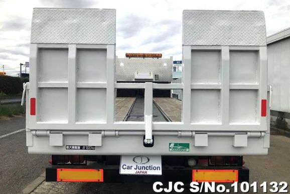 Mitsubishi Fuso in White for Sale Image 10