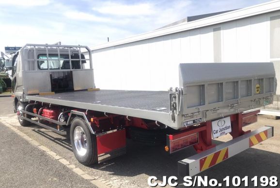 Mitsubishi Fuso Fighter in Silver for Sale Image 5