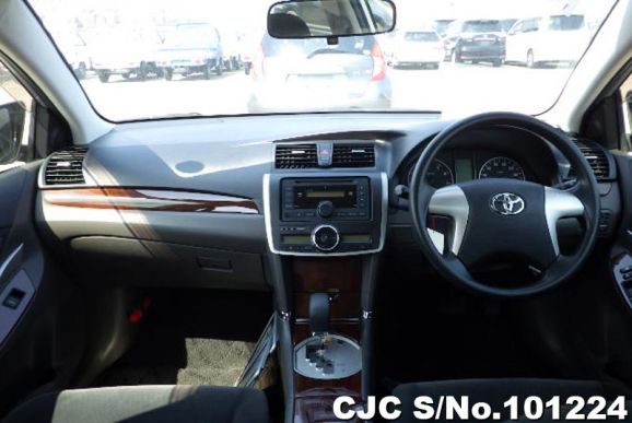 Toyota Allion in Silver for Sale Image 10