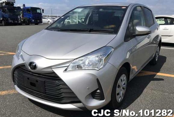 Toyota Vitz in Silver for Sale Image 3