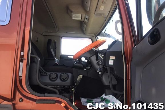 Mitsubishi Fuso in Orange for Sale Image 13