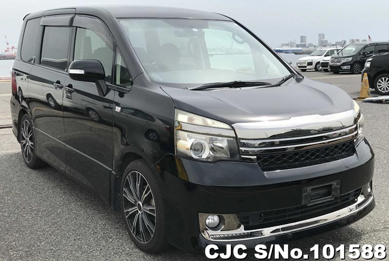 Toyota voxy 2013