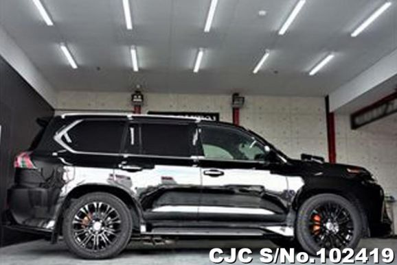 Lexus LX 570 in Black for Sale Image 4