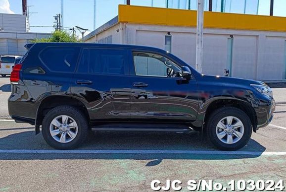 Toyota Land Cruiser Prado in Black for Sale Image 6