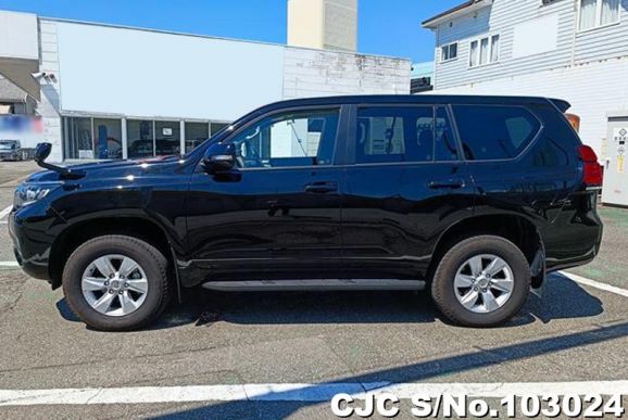 Toyota Land Cruiser Prado in Black for Sale Image 7