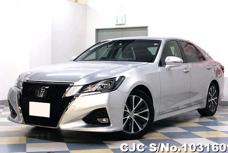 Toyota crown 2017 год