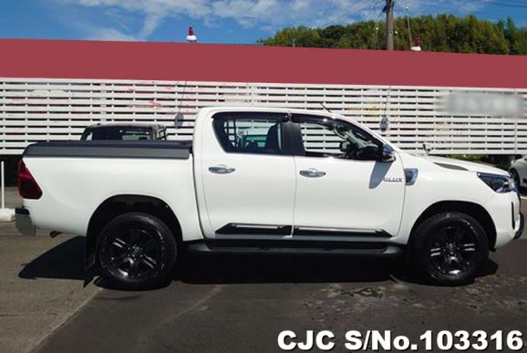 Toyota Hilux in White for Sale Image 3