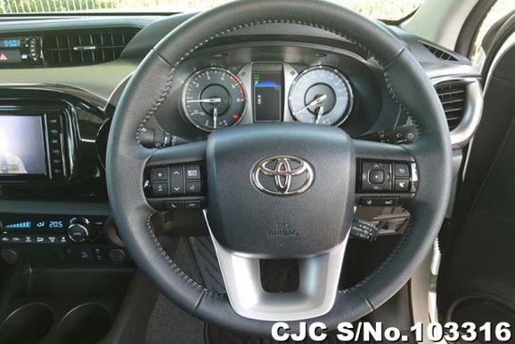 Toyota Hilux in White for Sale Image 13