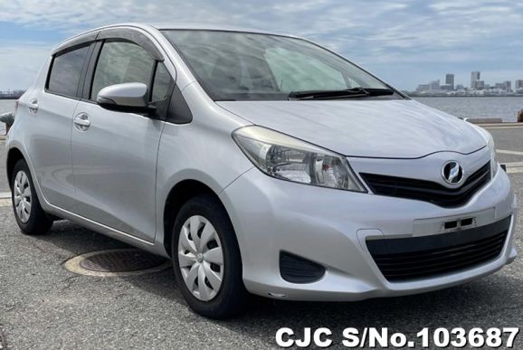 2013 Toyota / Vitz Stock No. 103687