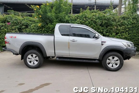 Toyota Hilux in Silver for Sale Image 4