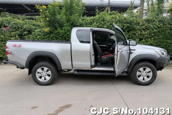 Toyota Hilux in Silver for Sale Image 6