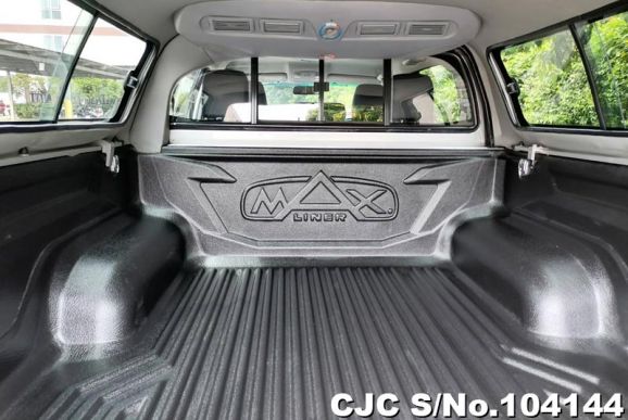 Toyota Hilux in Silver for Sale Image 10