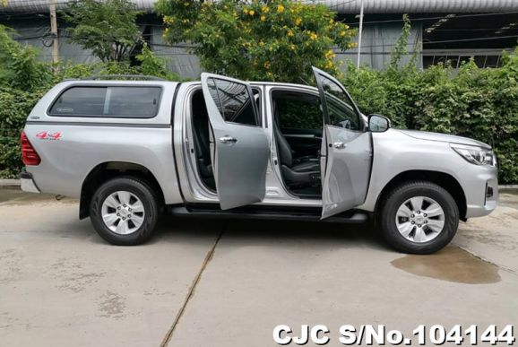 Toyota Hilux in Silver for Sale Image 7