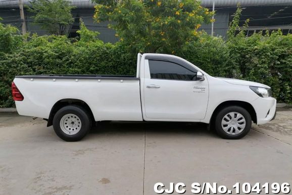 Toyota Hilux in White for Sale Image 4