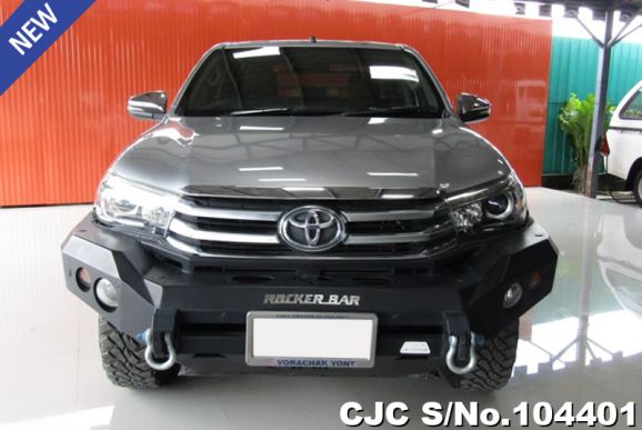 Toyota Hilux in Silver for Sale Image 3