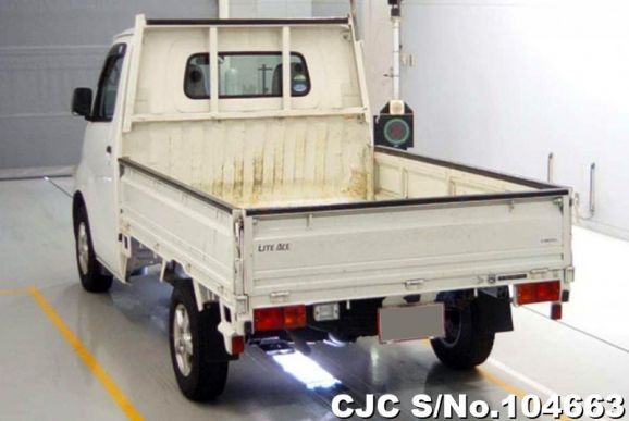 Toyota Liteace Truck in White for Sale Image 2