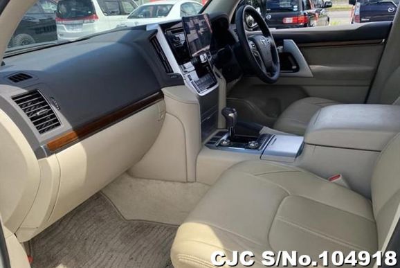 Toyota Land Cruiser in White Pearl for Sale Image 10