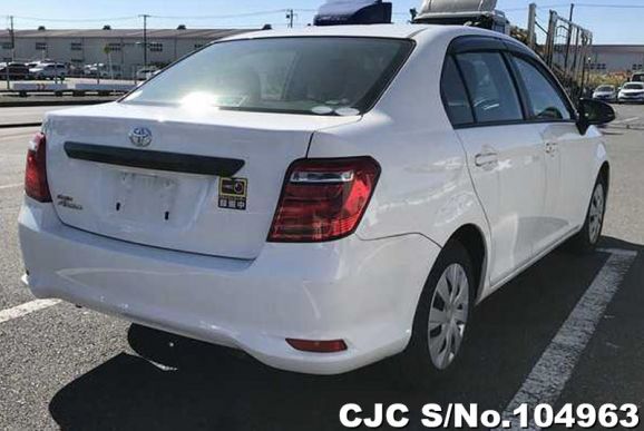 Toyota Corolla Axio in White for Sale Image 2